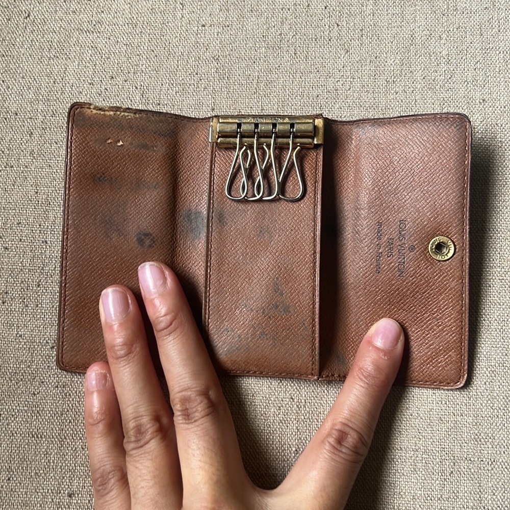 Louis Vuitton Monogram 4 Key Case Wallet - Picture 8 of 13